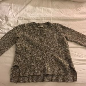 Grey knit medium sweater